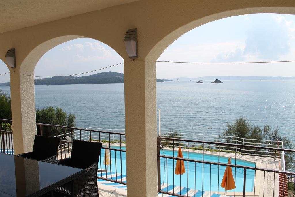 Apartments Villa Marija Seget Vranjica Buitenkant foto
