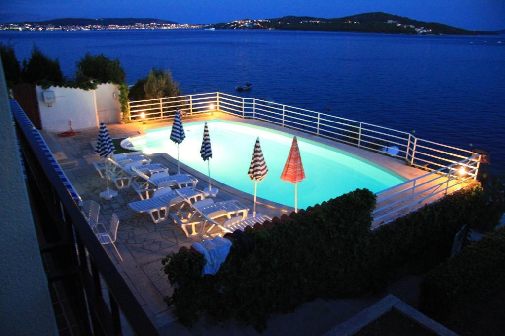 Apartments Villa Marija Seget Vranjica Buitenkant foto