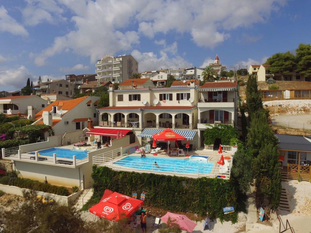 Apartments Villa Marija Seget Vranjica Buitenkant foto